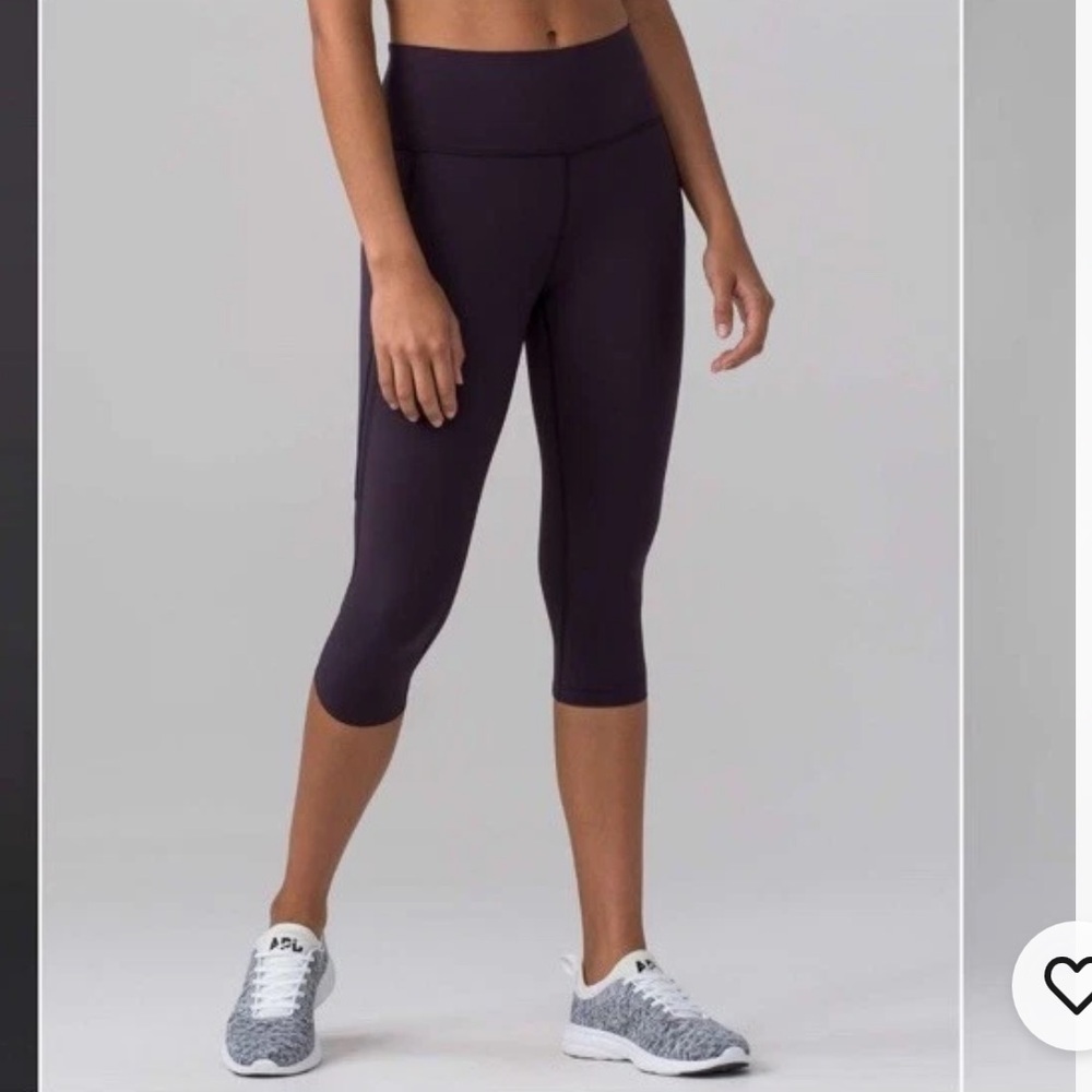 LULULEMON‎ Luxtreme Pace Perfect Eggplant Cropped Legging. Size 6